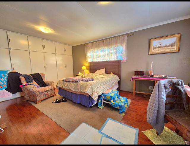 7 BEDROOM HOUSE FOR SALE IN DALVIEW